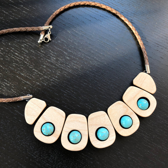 Petals collar necklace in maple wood